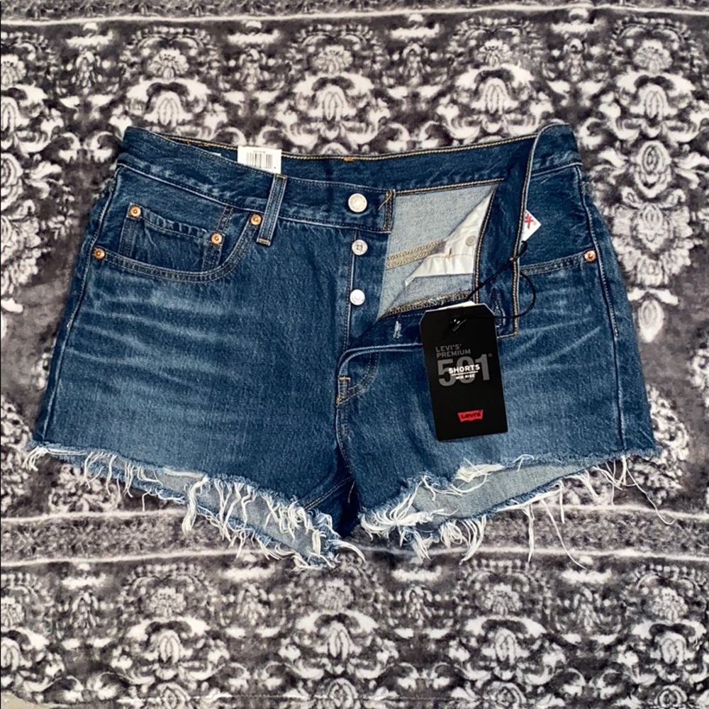 Levi’s Mid Rise Shorts